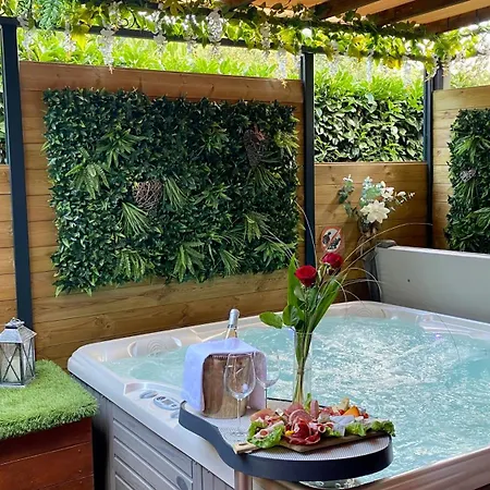 아파트 Un Petit Coin De Paradis *